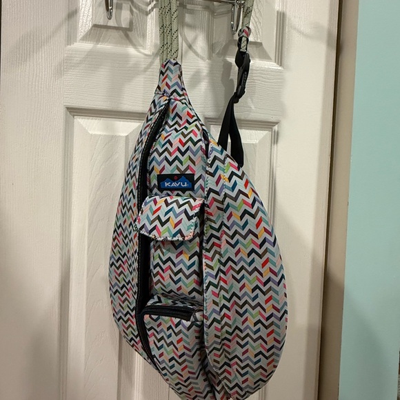 KAVU Colorful Chevron Sling Bag - Picture 1 of 9